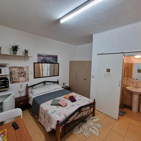 Nicosia Rooms Studios Нікосія