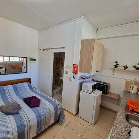 Nicosia Rooms Studios ニコシア
