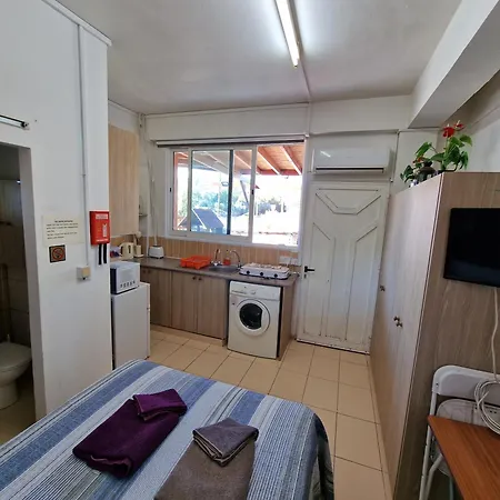 Nicosia Rooms Studios * Нікосія